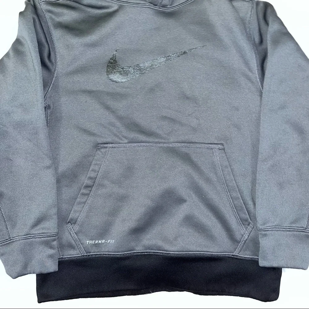 NIKE Kids Youth Therma Fit Hoodie Pullover Gray Black Medium